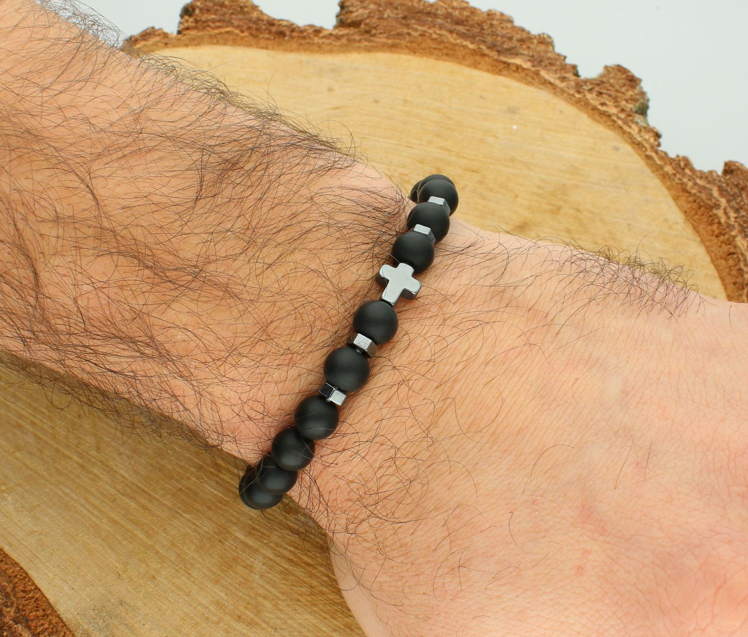 Bransoletka onyks DIA-BRA-12573-INNE  Bransoletka na gumce to biżuteria cechująca się oryginalnością i wygodą, która zachwyci każdą kobietę. Oryginalny pomysł na prezent. Elegancka111.jpg