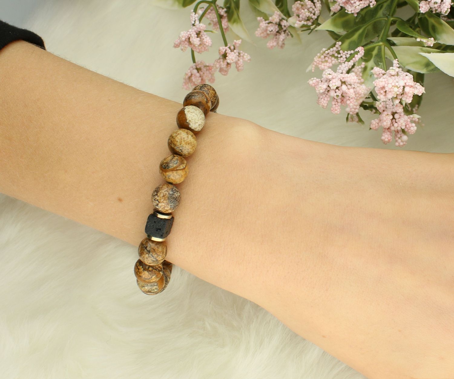 Bransoletka jaspis obrazkowy DIA-BRA-12574-INNE Bransoletka na gumce to biżuteria cechująca się oryginalnością i wygodą, która zachwyci każdą kobietę. Oryginalny pomysł na prezent.111.jpg