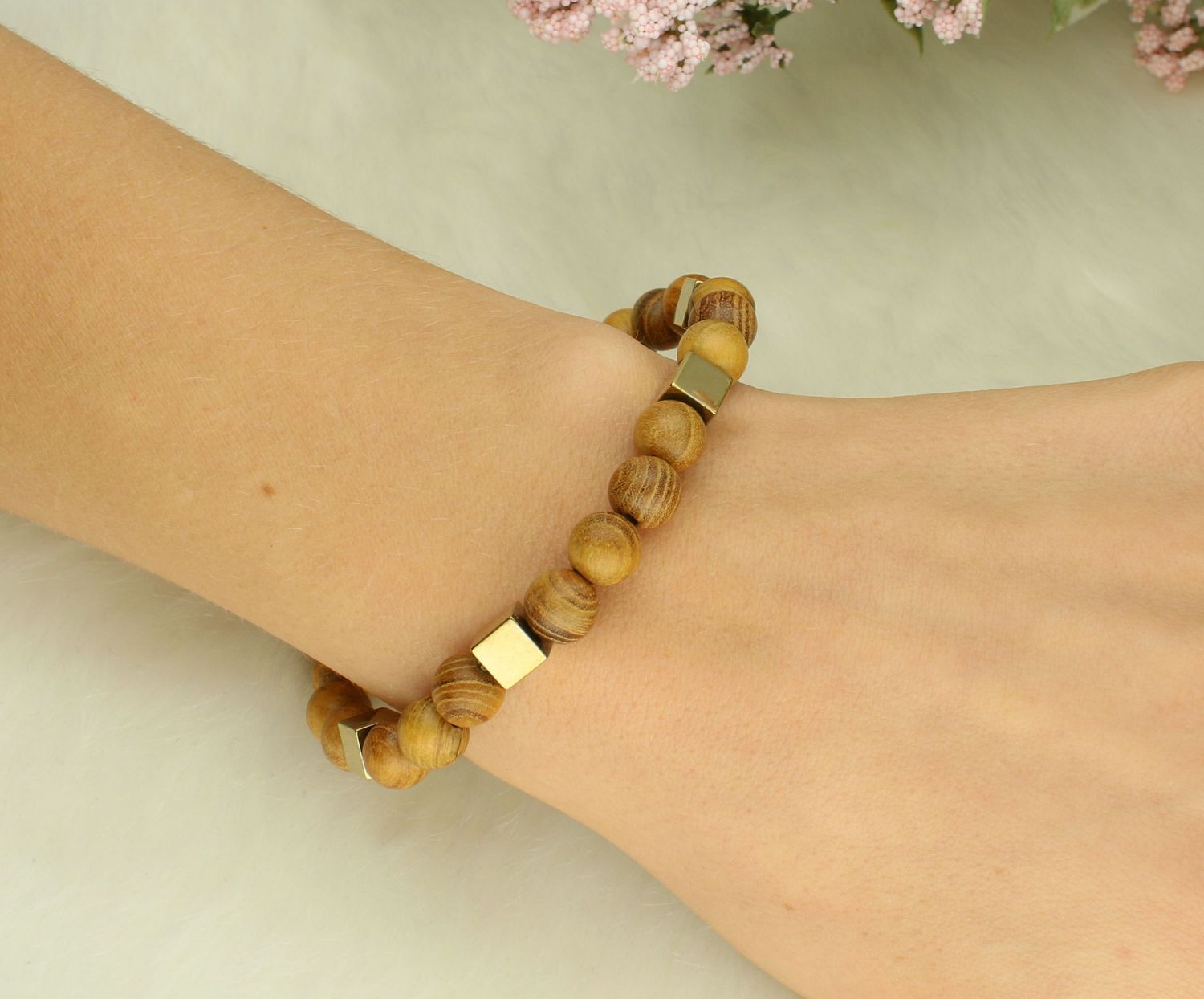 Bransoletka drewno egzotyczne DIA-BRA-12578-INNE  Bransoletka na gumce to biżuteria cechująca się oryginalnością i wygodą, która zachwyci każdą kobietę. Oryginalny pomysł na prezent.11.jpg