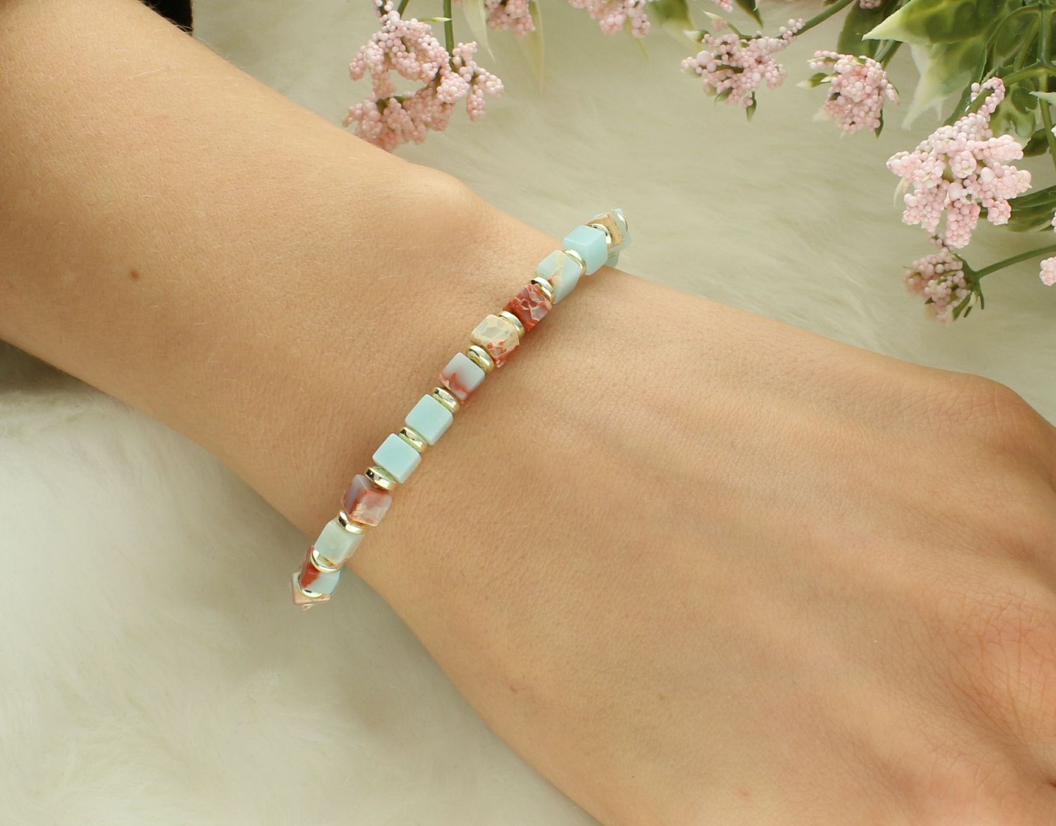 Bransoletka jaspis cesarski DIA-BRA-12585-INNE Bransoletka na gumce to biżuteria cechująca się oryginalnością i wygodą, która zachwyci każdą kobietę. Oryginalny pomysł na prezent.11.jpg