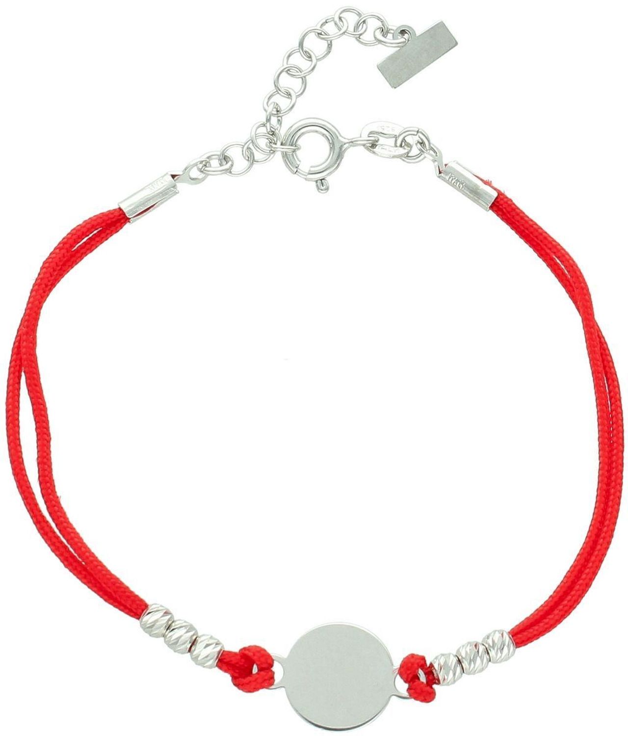 Srebrna bransoletka 925 z czerwonym sznurkiem i gładką blaszką 1,0 cm. Długość regulowana 16–19 cm, zapięcie na karabińczyk. Model DIA-BRA-12671-925.1.jpg