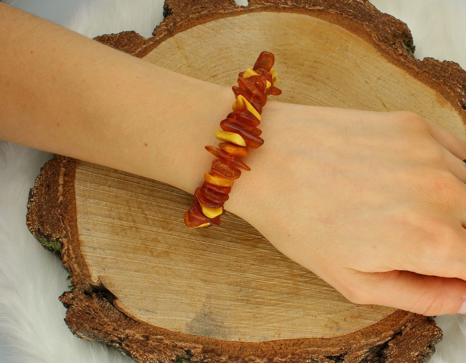 Bransoletka na gumce z bursztynem kolorowym DIA-BRA-12717-INNE Ag.jpg