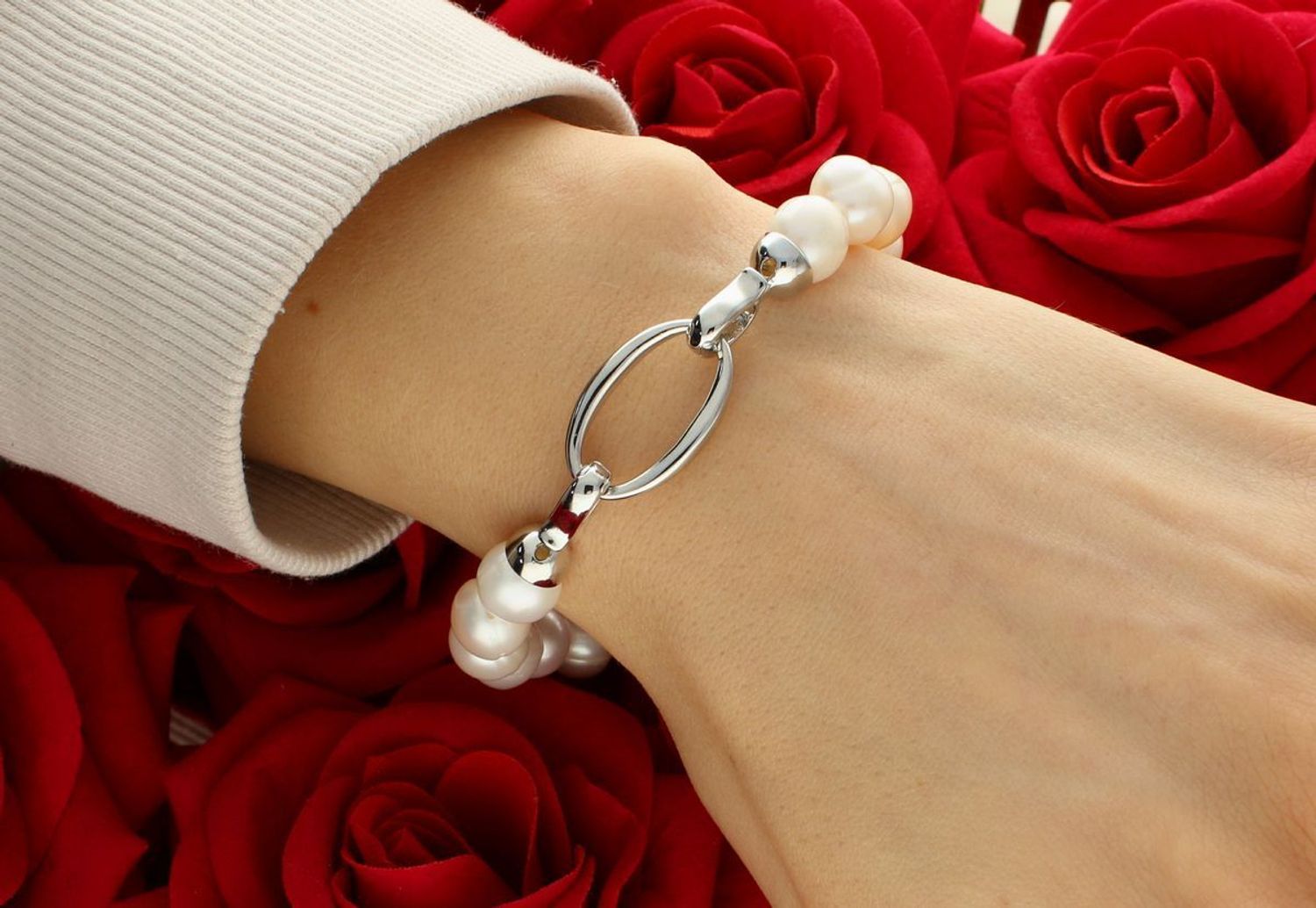 Bransoletka perła hod. ozdobne zapięcie pr 925, DIA-BRA-12782-STAL Niezwykle efektowna, gustowna bransoletka wykonana z certyfikowanych hodowlanych pereł 1.jpg