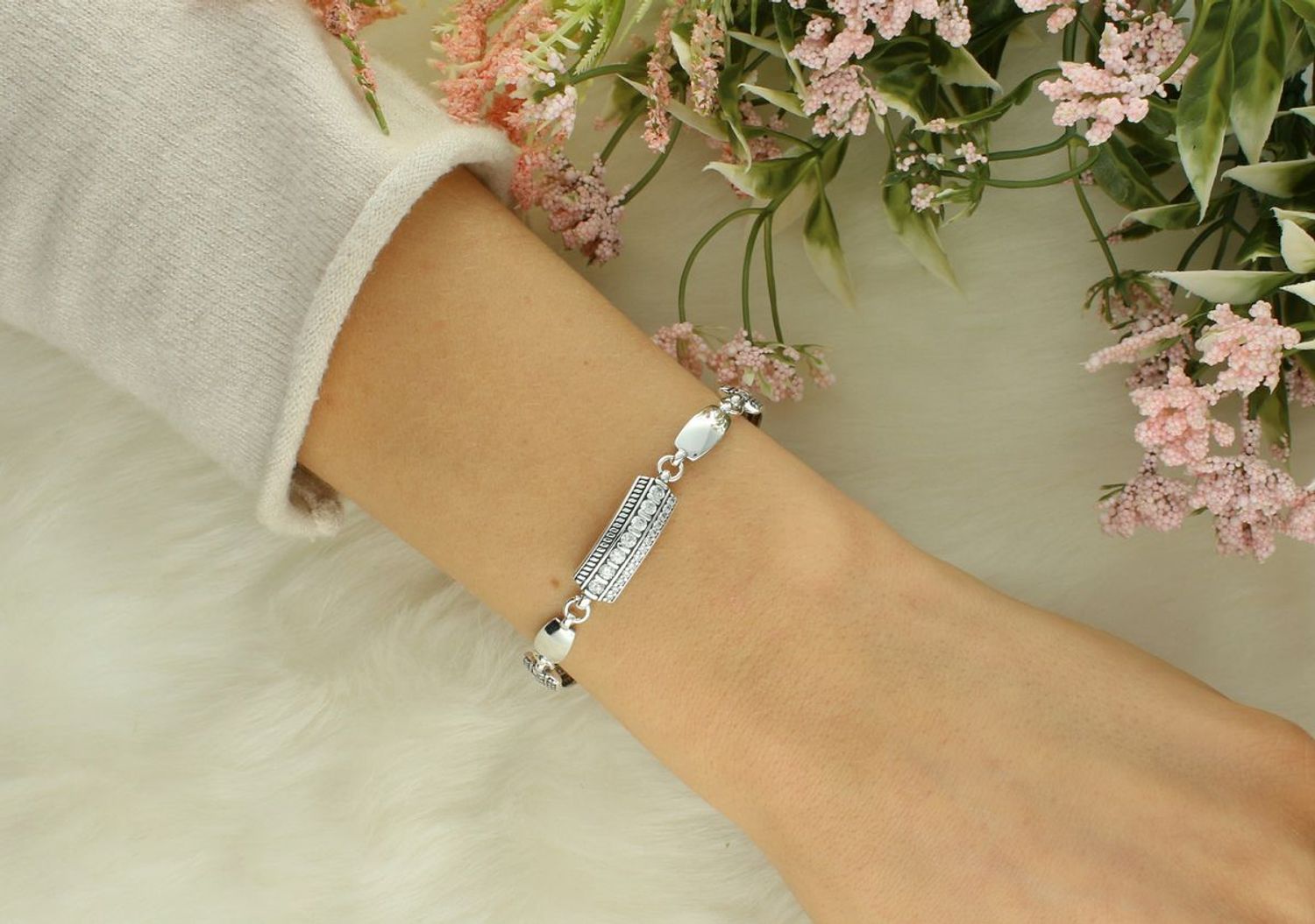 Bransoletka srebrna podłużne ogniwka pr 925, DIA-BRA-12834-925 Bransoletka wykonana z najwyższej jakości srebra. Idealny pomysł na prezent dla każdej kobiety.1.jpg