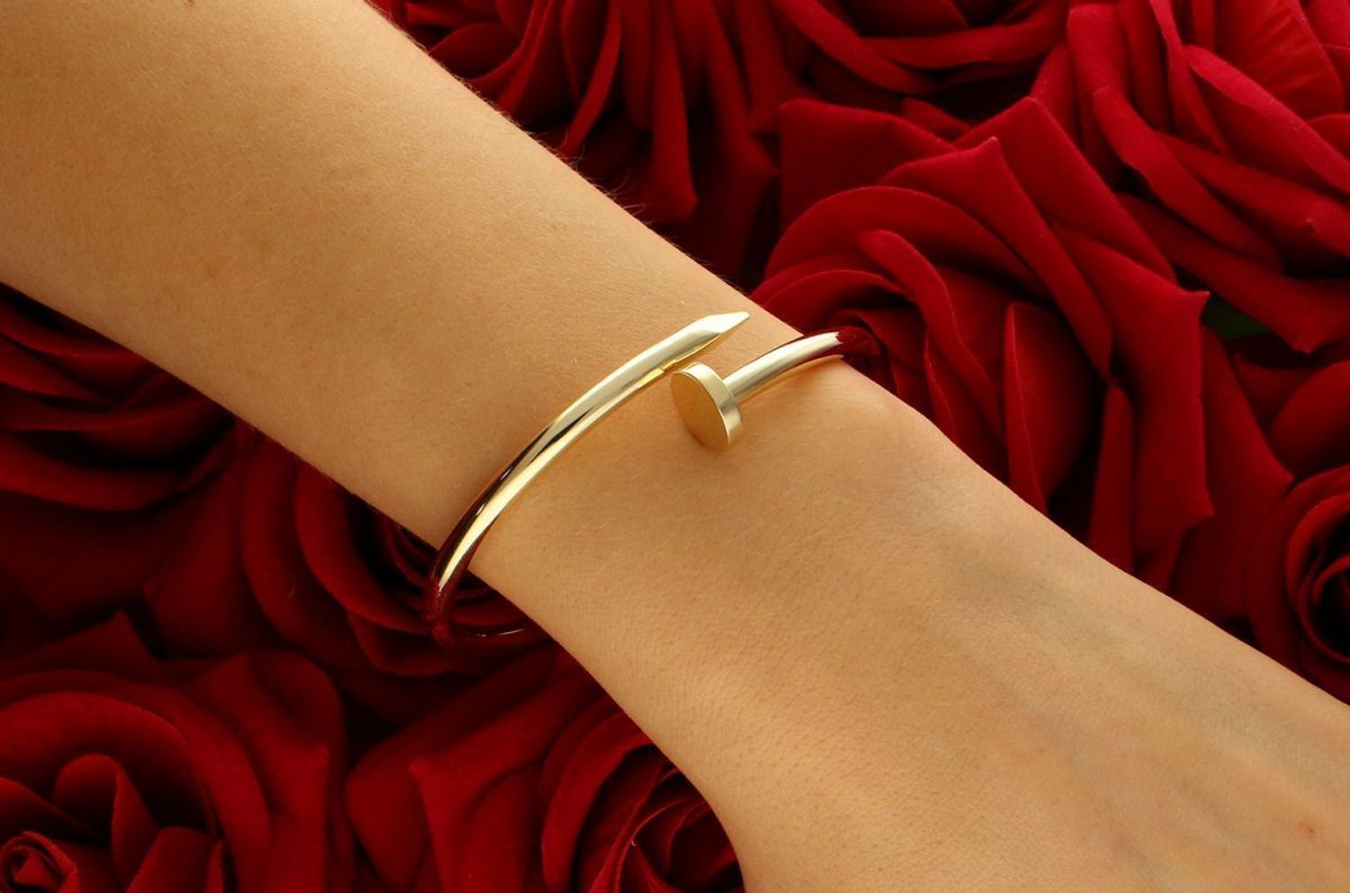 Bransoletka złota gwóźdź pr 585, DIA-BRA-12940-585 Złota bransoletka wykonana z 14 karatowego żółtego złota. Bransoletka to idealny pomysł na prezent.1.jpg