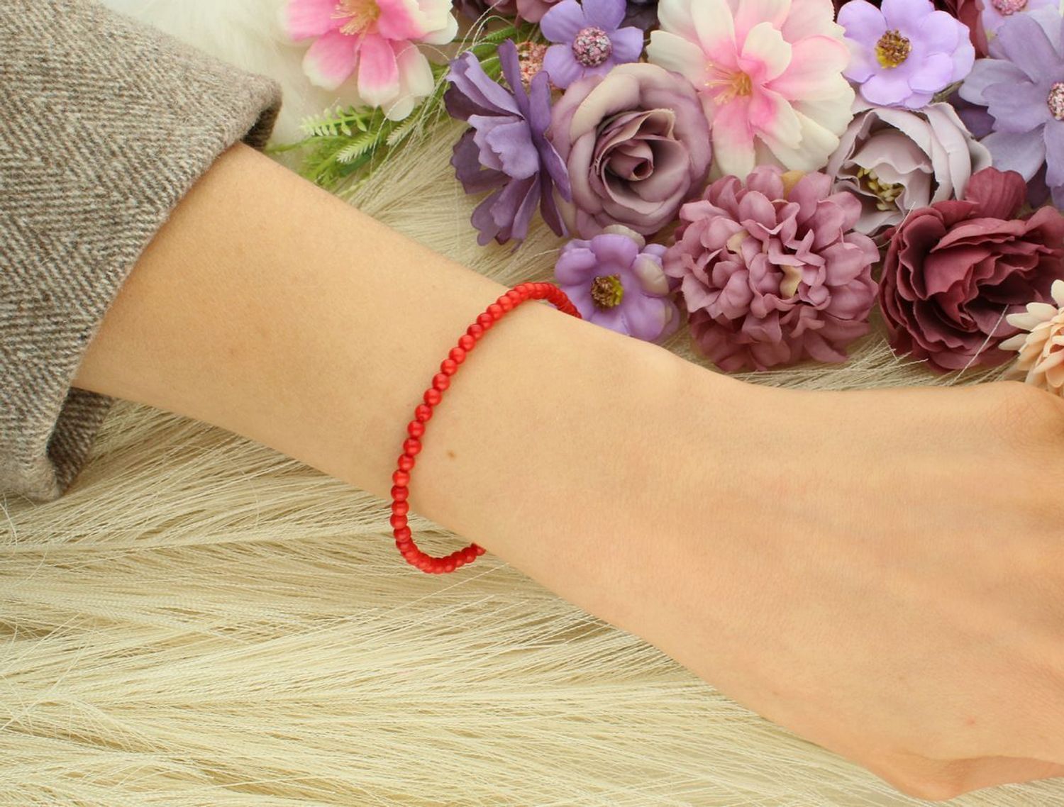 Elegancka bransoletka damska z naturalnym koralem i srebrem próby 925. Długość 19–21 cm, waga 3,30 g. Idealna na prezent lub na co dzień – klasyka z charakterem.1.jpg