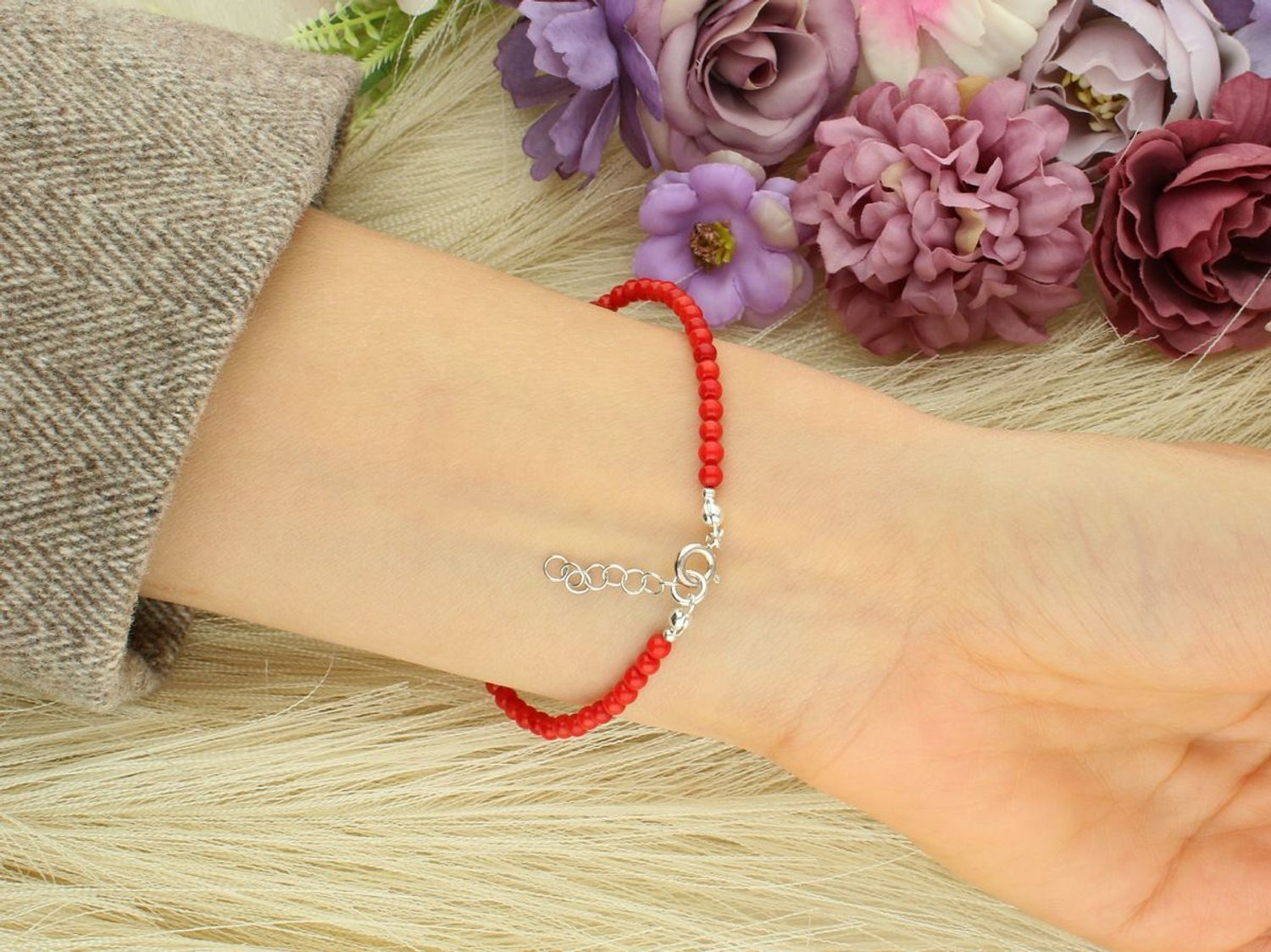 Elegancka bransoletka damska z naturalnym koralem i srebrem próby 925. Długość 19–21 cm, waga 3,30 g. Idealna na prezent lub na co dzień – klasyka z charakterem.1.jpg