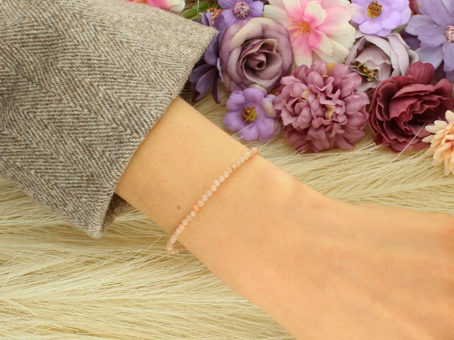 Delikatna bransoletka damska ze srebra 925 DIA-BRA-13115-925 z kamieniem słonecznym 2 mm. Długość 18 cm, waga 1,70 g. Naturalny blask i elegancja na każdą okazję.1.jpg