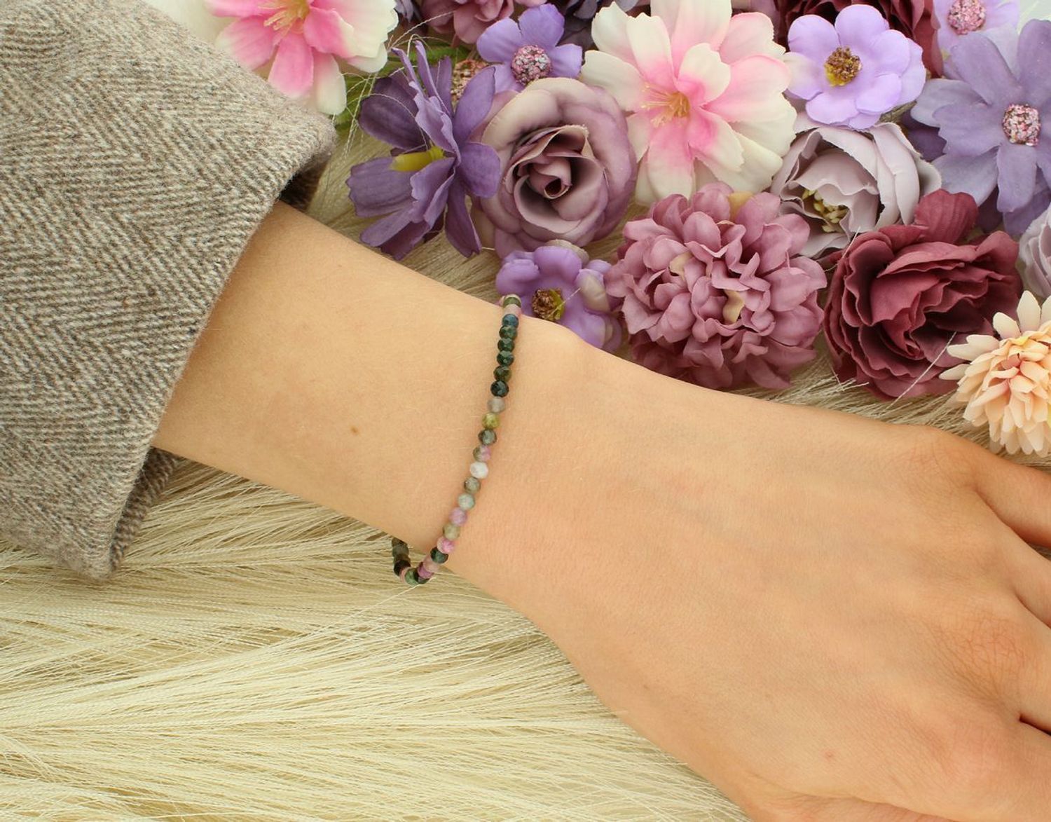 Odkryj wyjątkową bransoletkę damską z naturalnymi kamieniami – opalem i turmalinem. Srebro próby 925, długość 18+3 cm. Lekka, elegancka i idealna na prezent!1.jpg