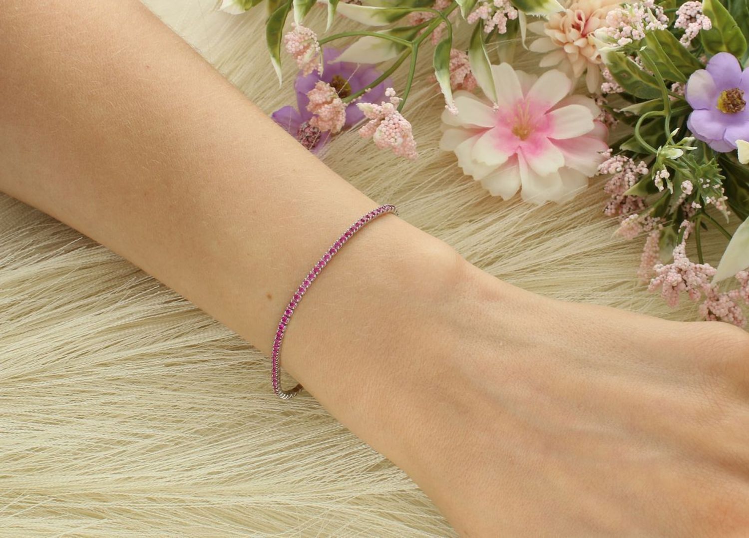 Bransoletka srebrna próby 925 tenisowa z różowymi cyrkoniami. Długość 16+3 cm, zapięcie na karabińczyk. Delikatna, elegancka biżuteria dla kobiet.1.jpg