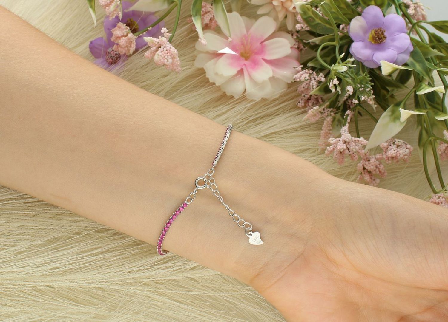 Bransoletka srebrna próby 925 tenisowa z różowymi cyrkoniami. Długość 16+3 cm, zapięcie na karabińczyk. Delikatna, elegancka biżuteria dla kobiet.1.jpg