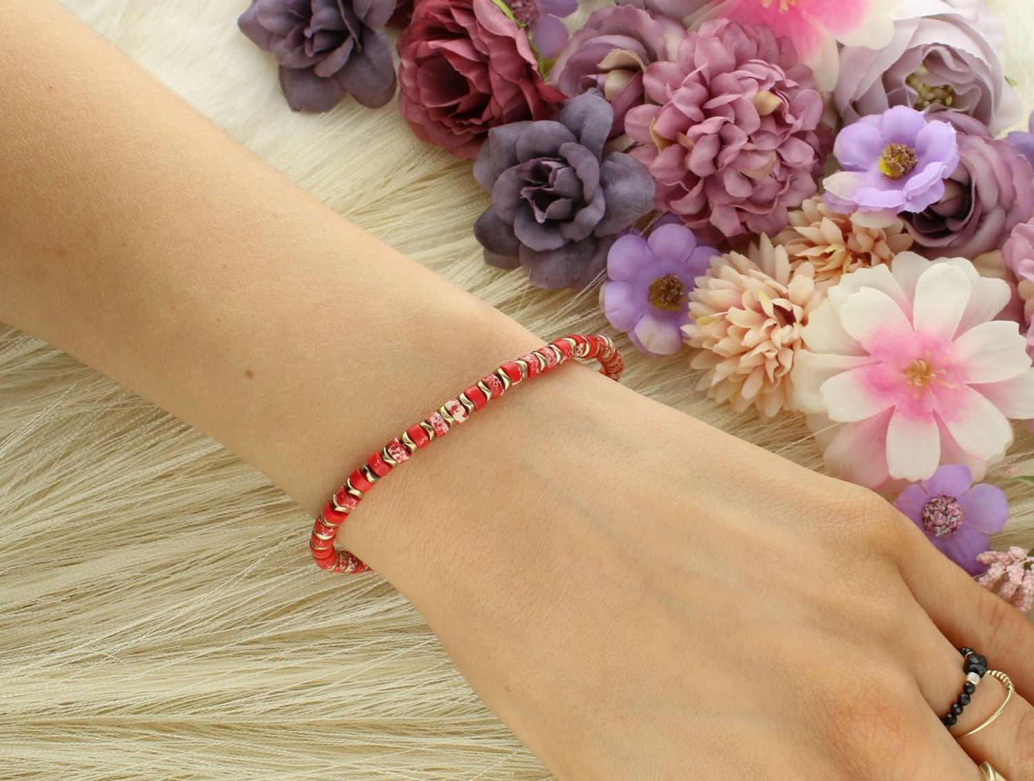 Bransoletka damska na gumce z naturalnym jaspisem cesarskim 4 mm, obwód 18 cm. Stylowa i wygodna biżuteria z kamieni naturalnych na każdą okazję.1.jpg