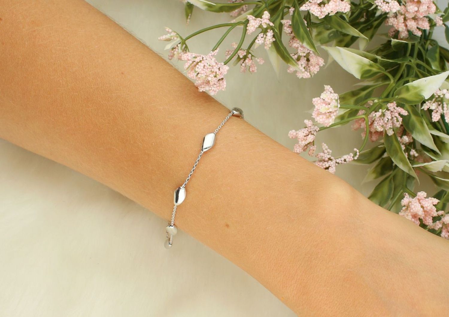 Srebrna Bransoletka 925 z Ozdobnymi Blaszkami – 19 cm Elegancji, DIA-BRA-13504-925 Ag.jpg