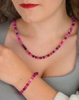 Elegancka bransoletka damska z srebra próby 925 pozłacana, ozdobiona naturalnym różowym agatem 6 mm. Długość 18 cm + 3 cm regulacji, zapięcie na karabińczyk (2).jpg
