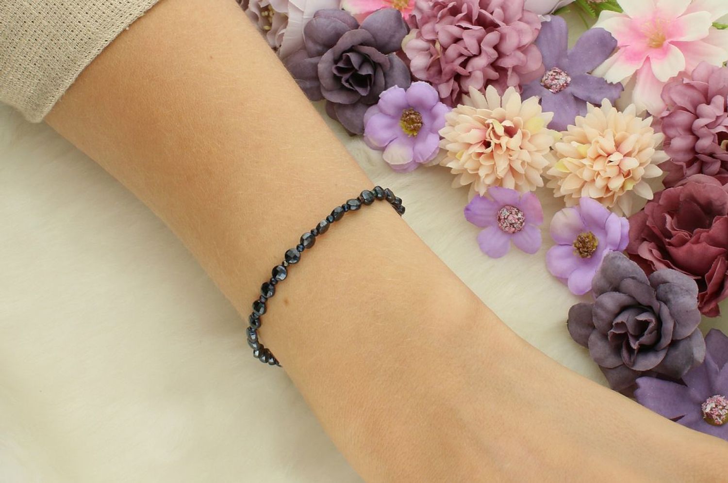 Bransoletka damska ze srebra 925 z naturalnym spinelem cejlońskim. Długość 17+2 cm, szerokość 4 mm. Elegancka i szlachetna biżuteria na każdą okazję.1.jpg