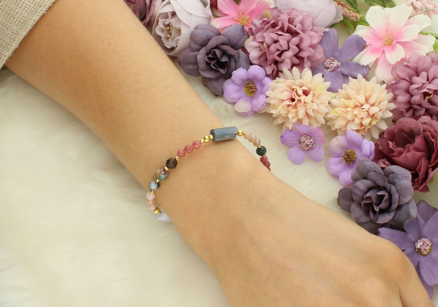 Bransoletka damska srebrna z kyanitem, chalcedonem i kamieniem słonecznym  Kamienie naturalne  Srebro 925  17 + 3 cm brans.jpg