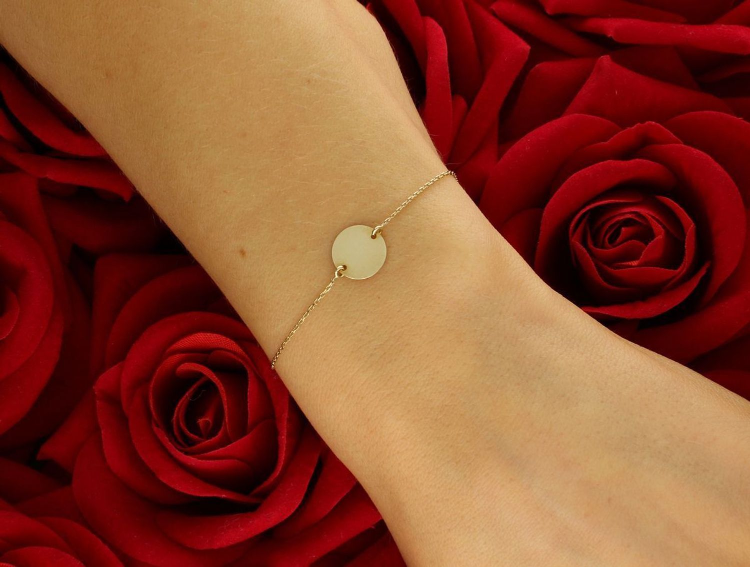 Bransoletka złota celebrytka kółeczko blaszka pr 333, DIA-BRA-1355-333 Złota bransoletka wykonana z 8 karatowego żółtego złota. Bransoletka to idealny pomysł na prezent.1.jpg