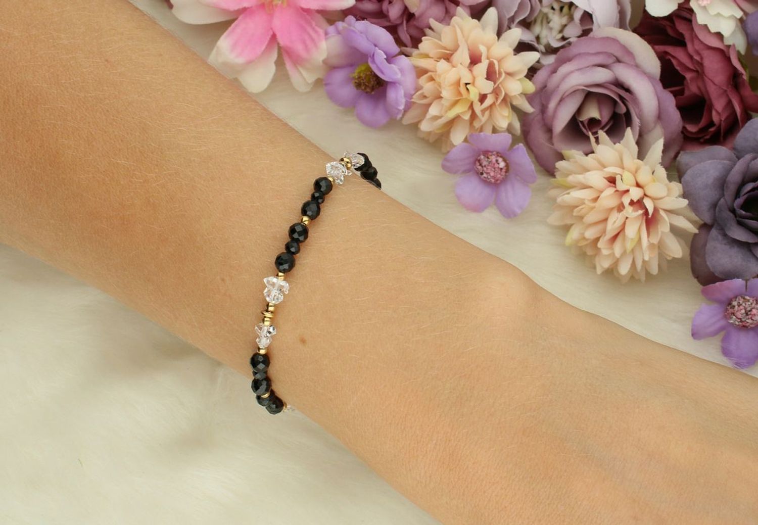 Bransoletka damska DIA-BRA-13555-925 ze srebra próby 925 pozłacanego, z kamieniami diament Herkimer, turmalin, spinel. Długość 17+2 cm, zapięcie na karabińczyk. Elegancka i naturalna.1.jpg