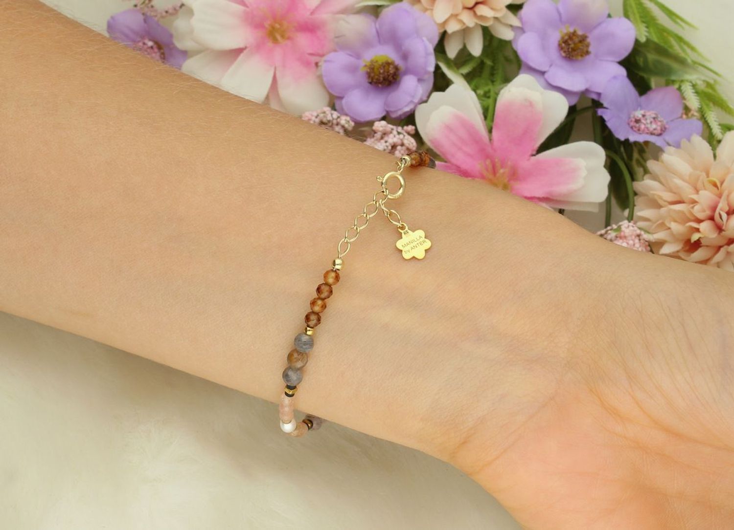 Bransoletka srebro 925 pozłacana z perłą, kamieniem księżycowym i drawitem. Długość 17+2 cm, waga 2,90 g. Zmysłowy i elegancki dodatek z duszą.1.jpg