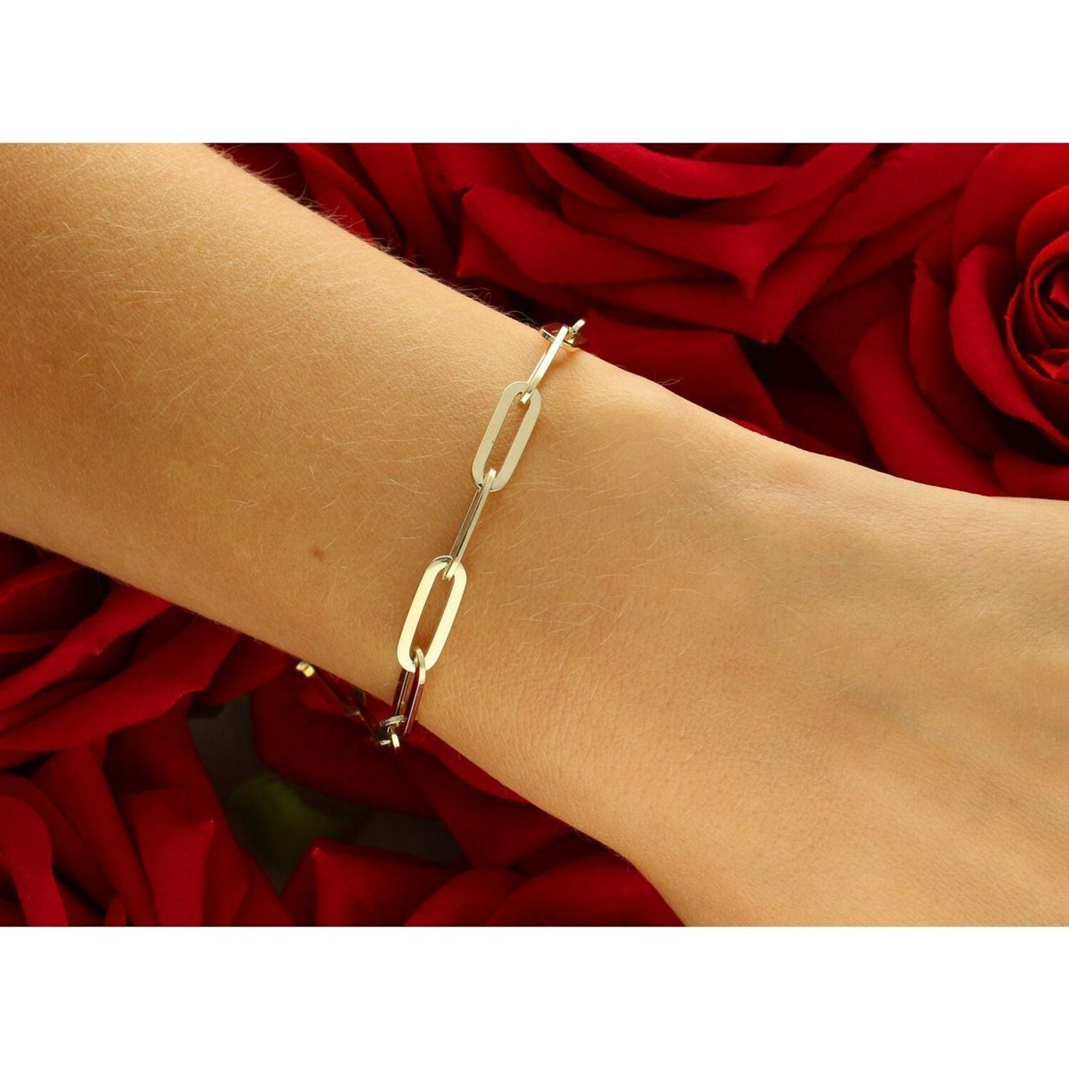 Elegancka złota bransoletka damska próby 585 w splocie spinaczowym. Długość 22 cm, szerokość 5 mm, waga 3,33 g, zapięcie na karabińczyk. Idealna do codziennych i eleganckich stylizacji.1.jpg