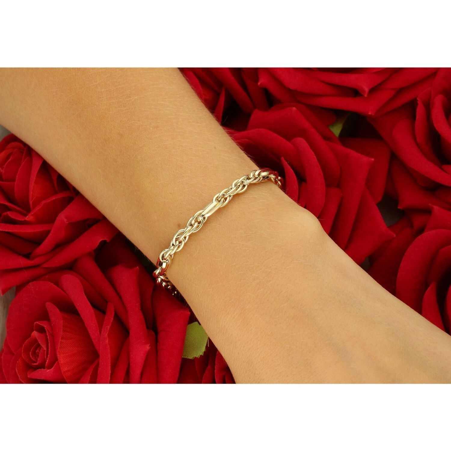 Elegancka złota bransoletka damska próby 585 o plecionym splocie. Długość 21 cm, waga 3,73 g, zapięcie na karabińczyk. Ponadczasowy dodatek idealny do każdej stylizacji.1.jpg