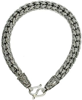 Elegancka bransoletka męska ze srebra próby 925. Model DIA-BRA-13918-925 z ozdobnym splotem i zapięciem na haczyk. Długość 22 cm, szerokość 9 mm, waga 46,8 g. Stylowa, masywna i ponadczas1.jpg