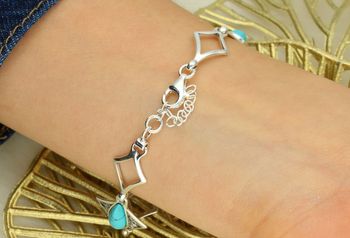 Srebrna bransoletka damska 925 z geometrycznym wzorem i turkusami. Regulowana długość 18+3 cm, waga 8,70 g, zapięcie na karabińczyk. Elegancka i stylowa.3.jpg