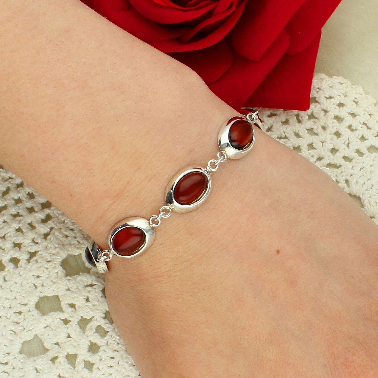 Bransoletka Srebrna 925 z Naturalnym Bursztynem Bałtyckim.jpg