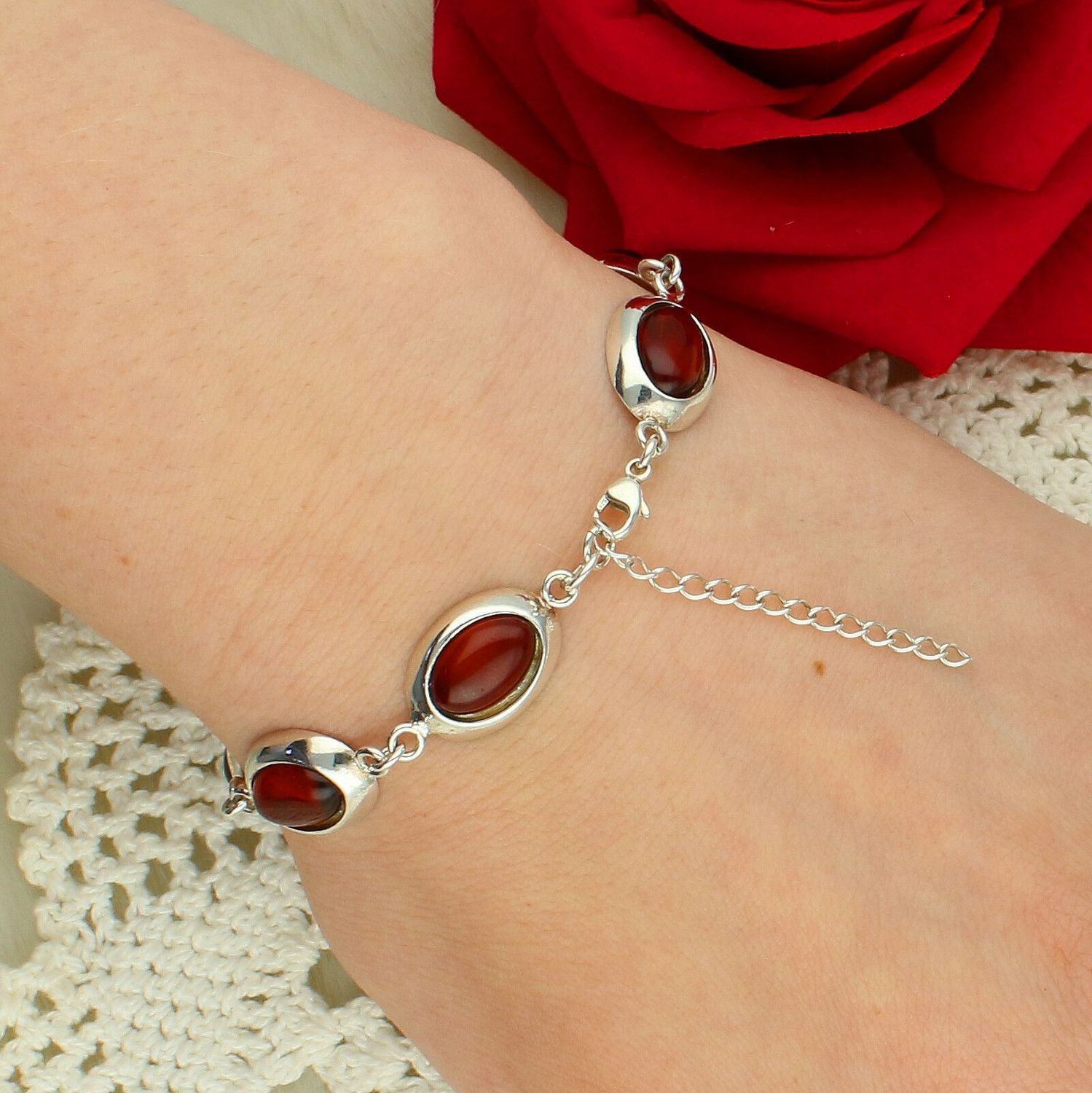 Bransoletka Srebrna 925 z Naturalnym Bursztynem Bałtyckim.jpg