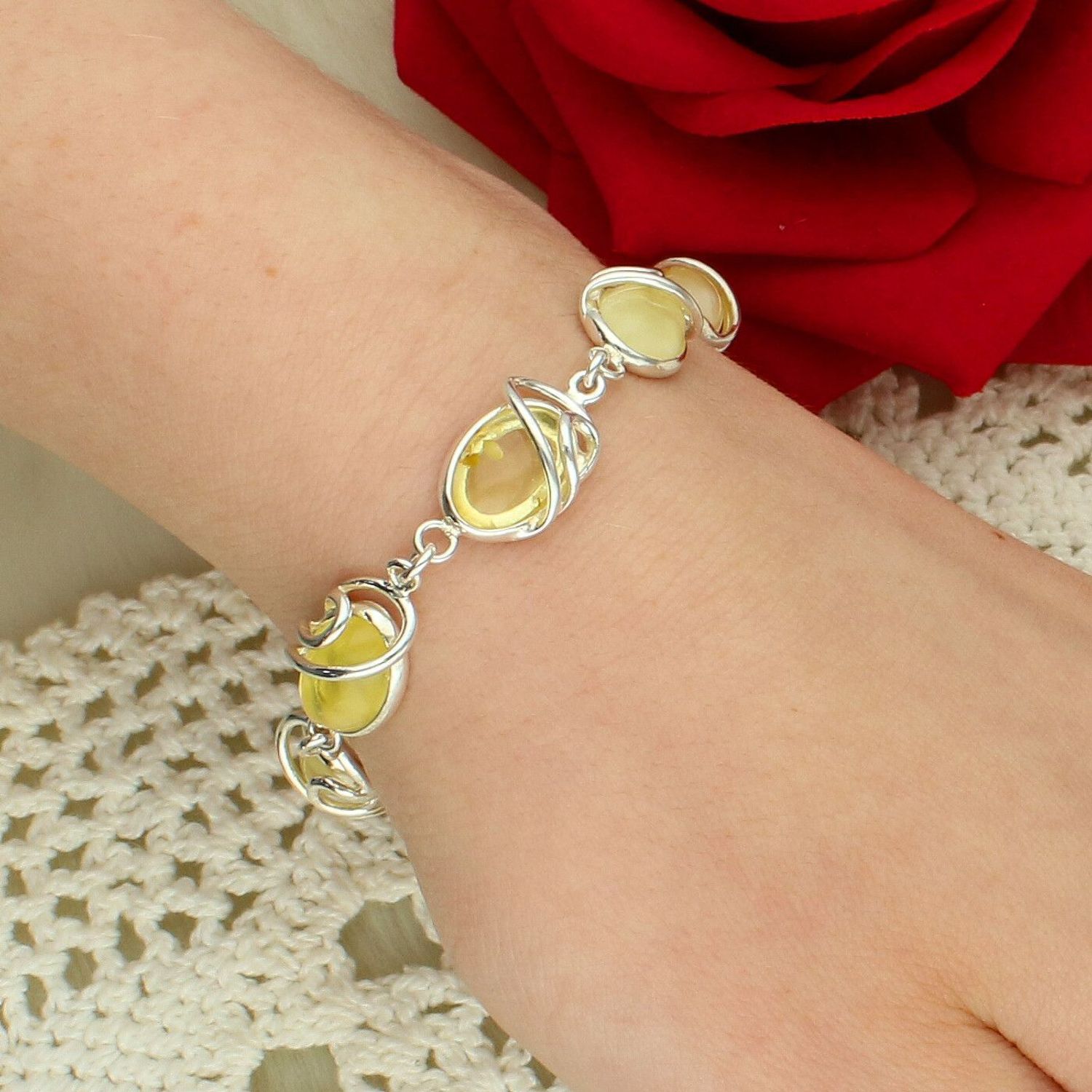 Bransoletka srebrna z żółtym bursztynem bałtyckim pr.925.jpg