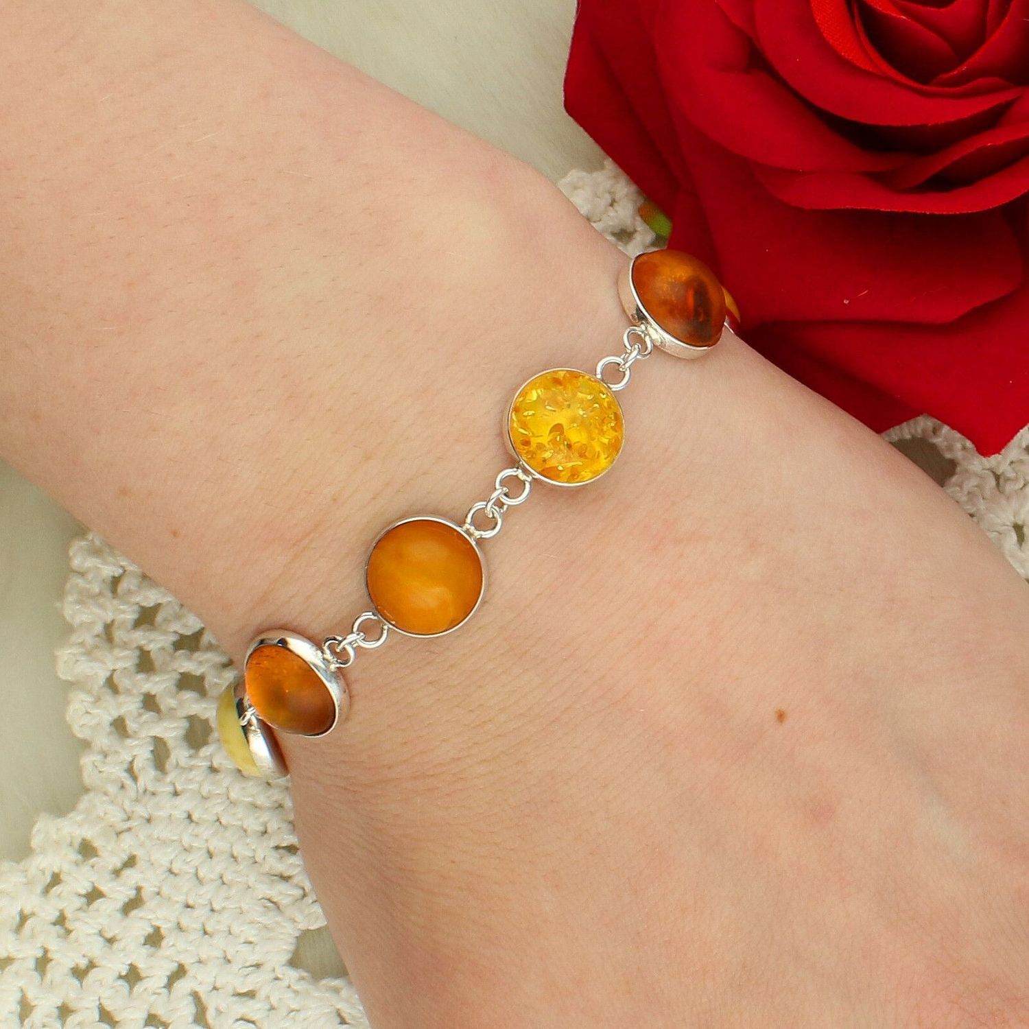 Bransoletka srebrna z bursztynami w żółto-miodowych odcieniach Ag.jpg