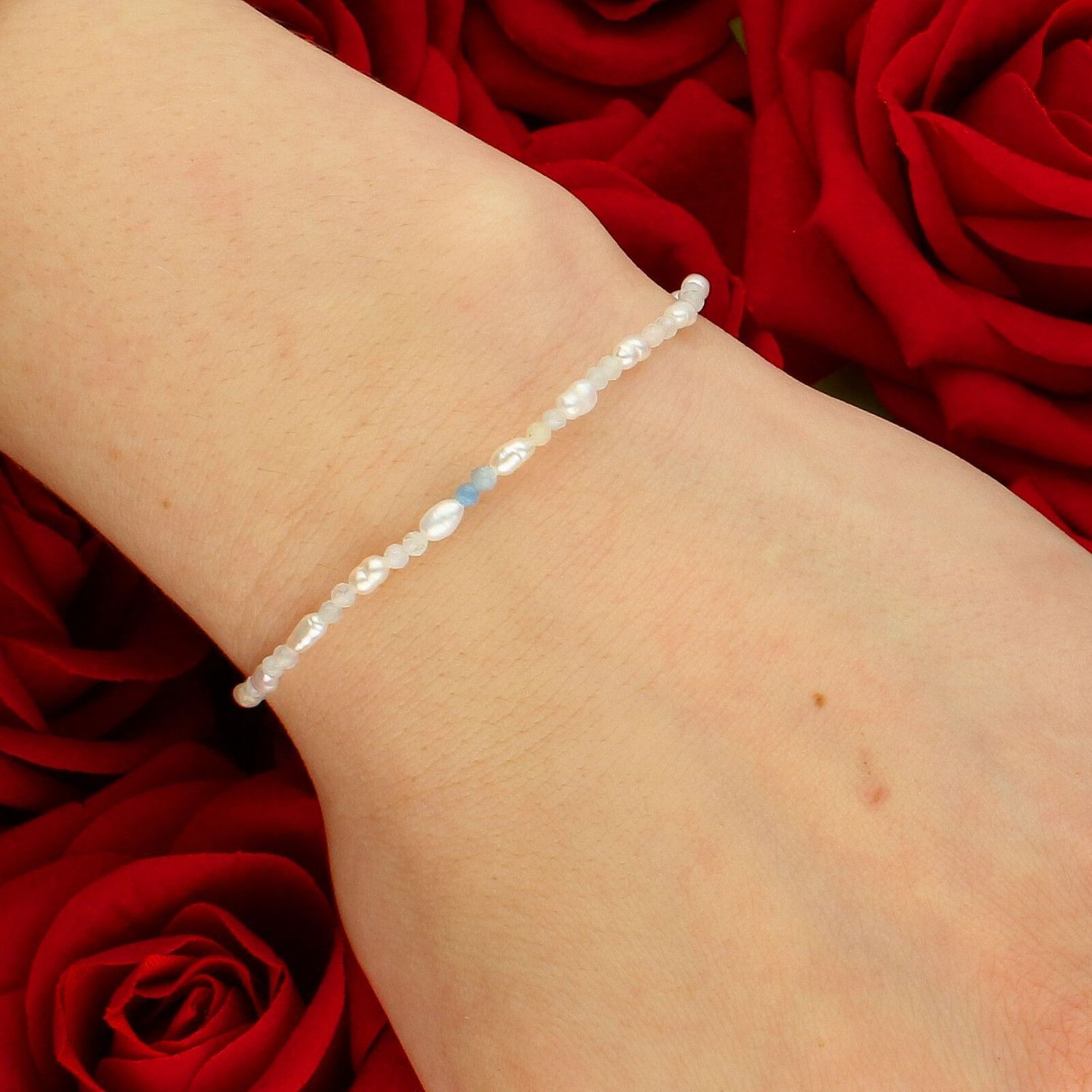 Bransoletka z morganitem i perłą hodowlaną – elegancka biżuteria z naturalnymi kamieniami.jpg