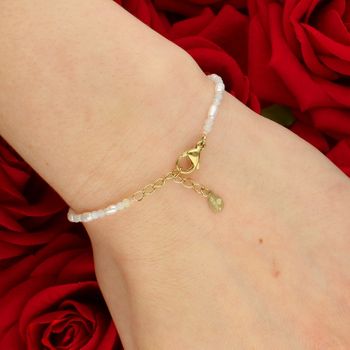 Bransoletka z morganitem i perłą hodowlaną – elegancka biżuteria z naturalnymi kamieniami zapięcie.jpg