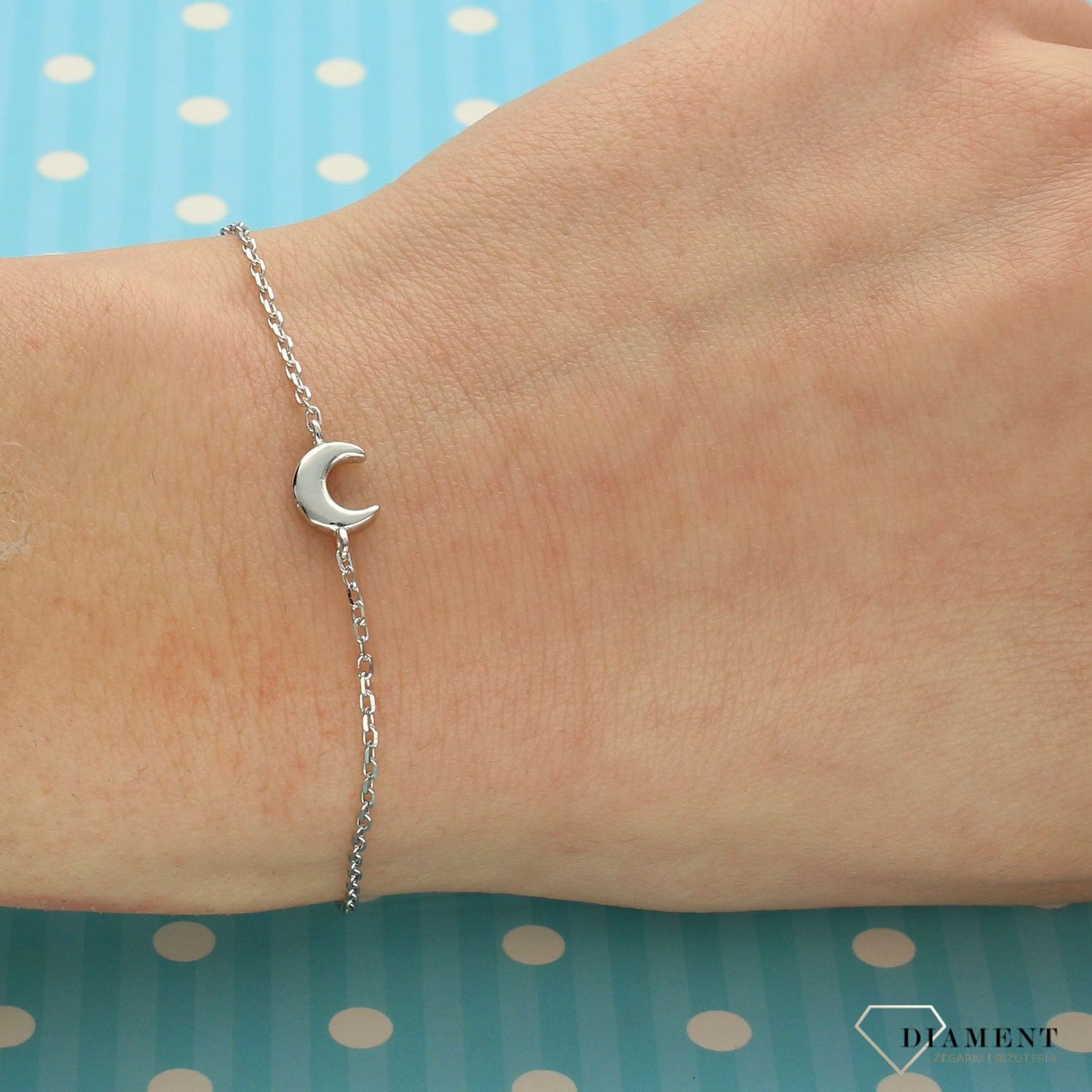 Delikatna bransoletka srebrna z księżycem DIA-BRA-2069-925 (1).jpg