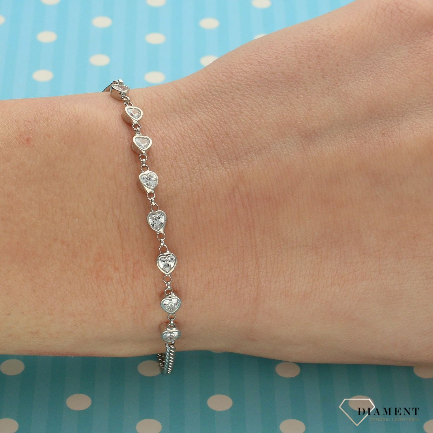 Srebrna bransoletka z cyrkoniami serca DIA-BRA-2076-925.jpg