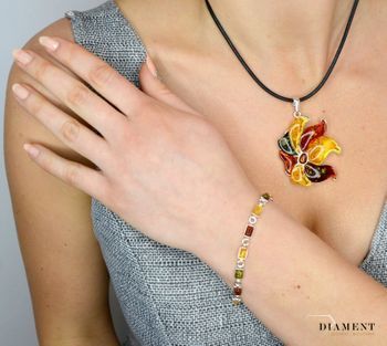 Bransoletka bursztyn w trzech kolorach DIA-BRA-0584-INNE w prostokątnych kształcie bursztynu to propozycja od sklepu jubilerskiego Diament. Bransoletka z bursztynu będzie ciekawą ozdobą dla wielu kreacji,.2.JPG