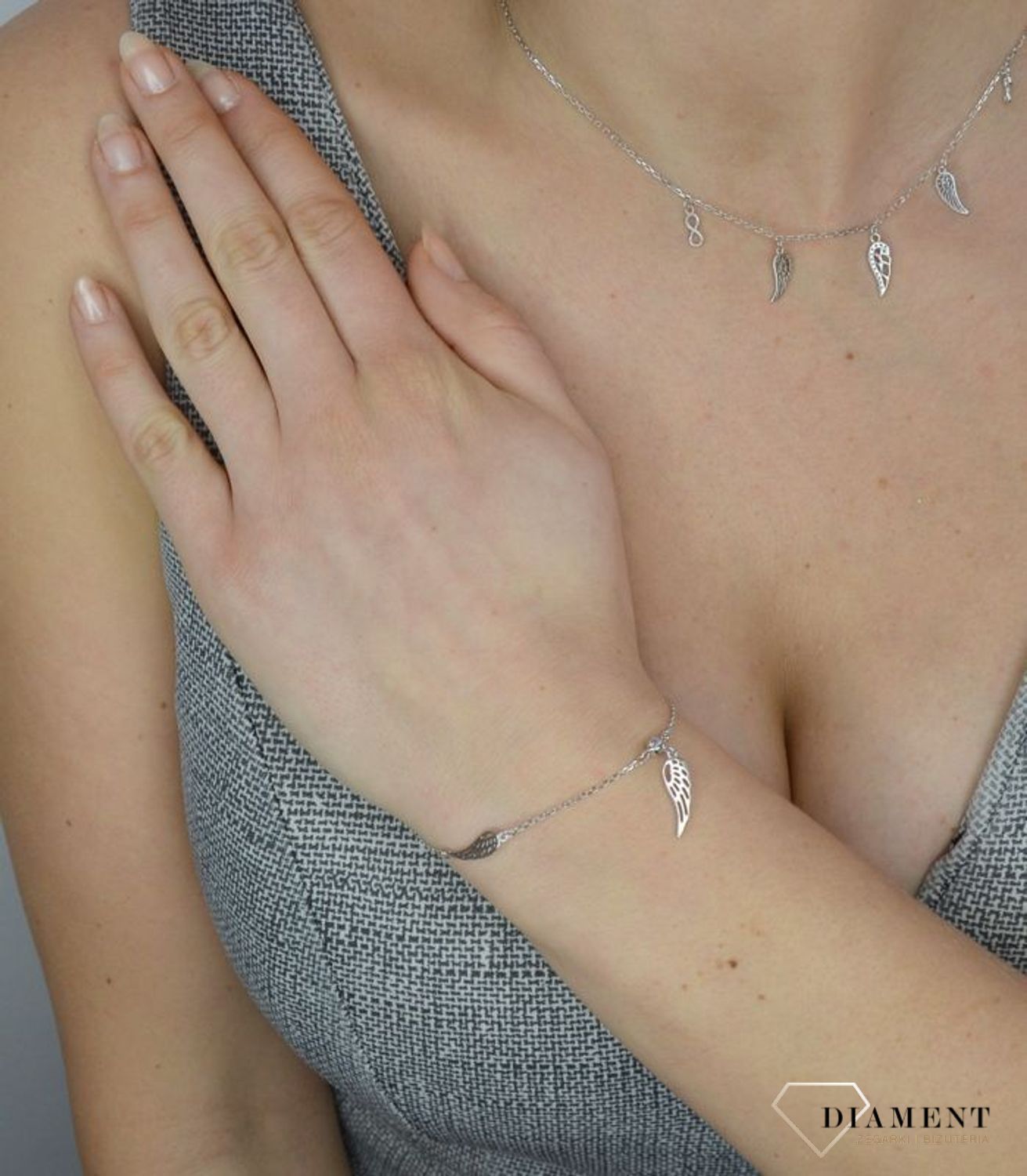 Srebro w ażurowych elementach ukazuje swoją drugą naturę.jpg