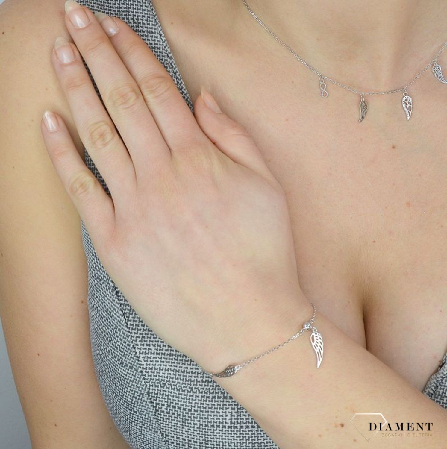 Srebro w ażurowych elementach ukazuje swoją drugą naturę.jpg