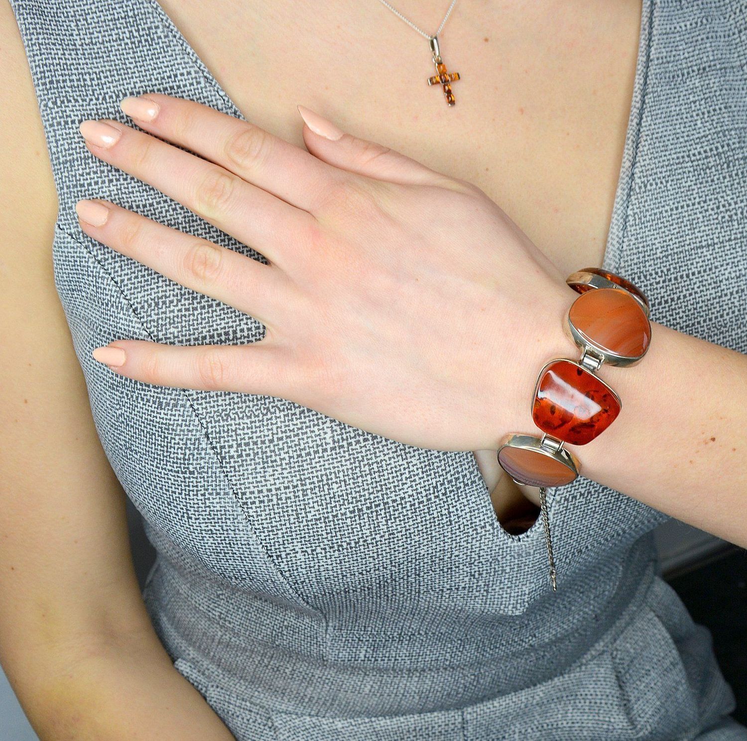 Bransoletka srebrna szeroka z bursztynem i karneolem DIA-BRA-2470-bursztyn.jpg