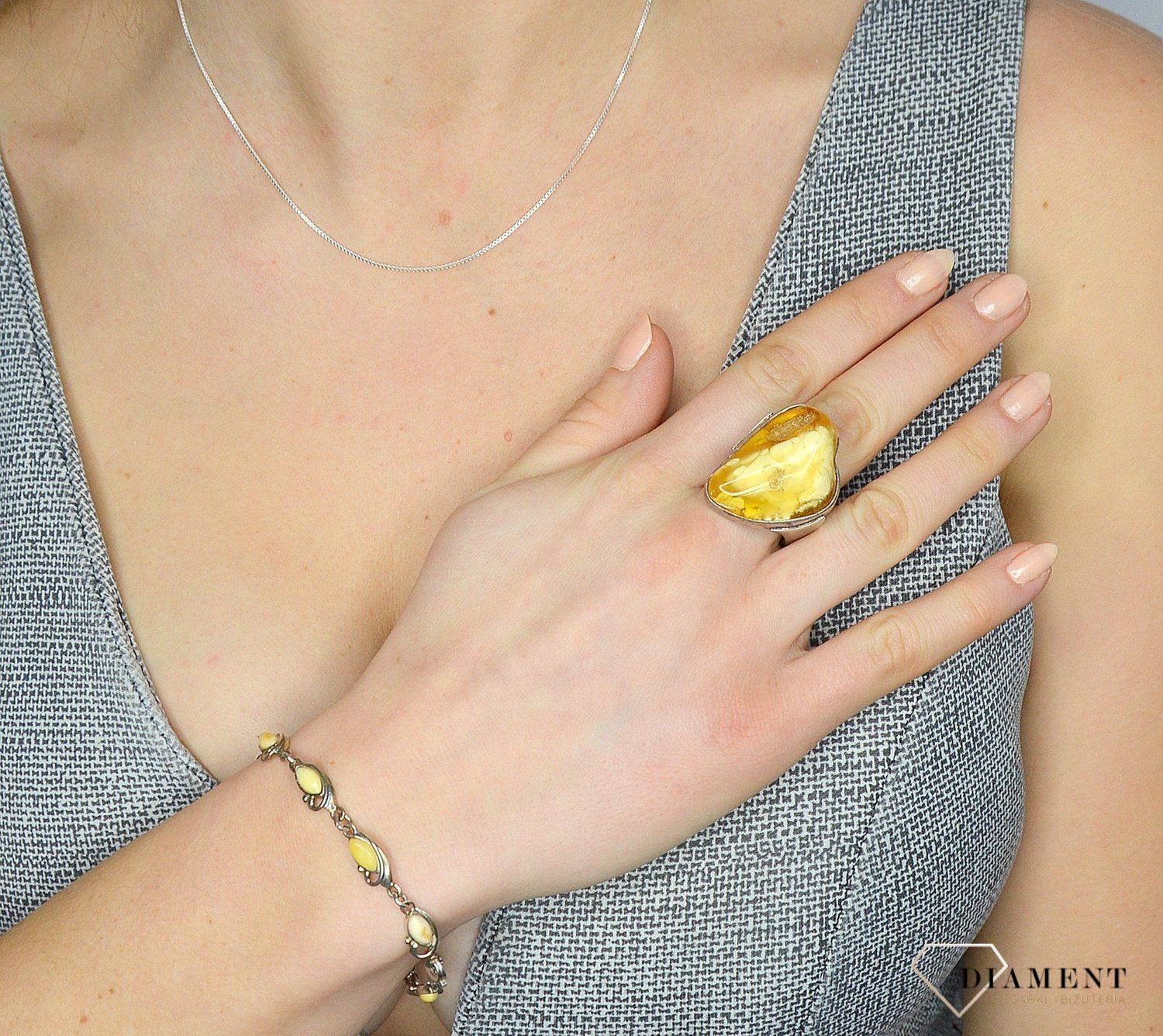 Bransoletka srebrna z jasnymi bursztynami DIA-BRA-2474-bursztyn Diament.jpg