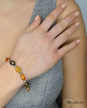 Bransoletka srebrna z kolorowych bursztynów DIA-BRA-2475-bursztyn to propozycja od sklepu jubilerskiego Diament. Biżuteria dla osoby, która lubi okazałość i elegancje w swoich stylizacjach (2).JPG