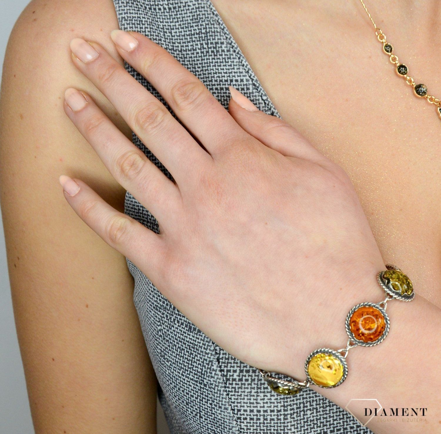 Bransoletka srebrna z bursztynami DIA-BRA-2476-bursztyn, Elegancka bransoletka.Perfekcyjnie wykonana bransoletka z dziesięcioma bursztynowymi. Idealna na prezent dla wyjątkowej Pani..JPG