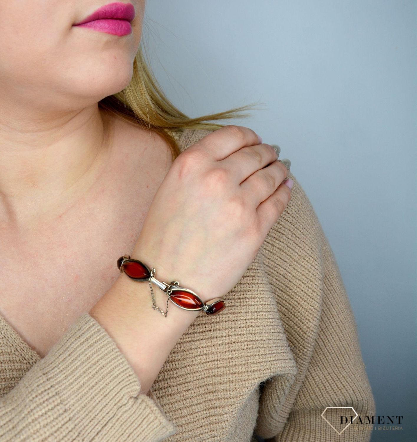 Bransoletka srebrna z bursztynem w kolorze brązu DIA-BRA-2477-bursztyn.jpg