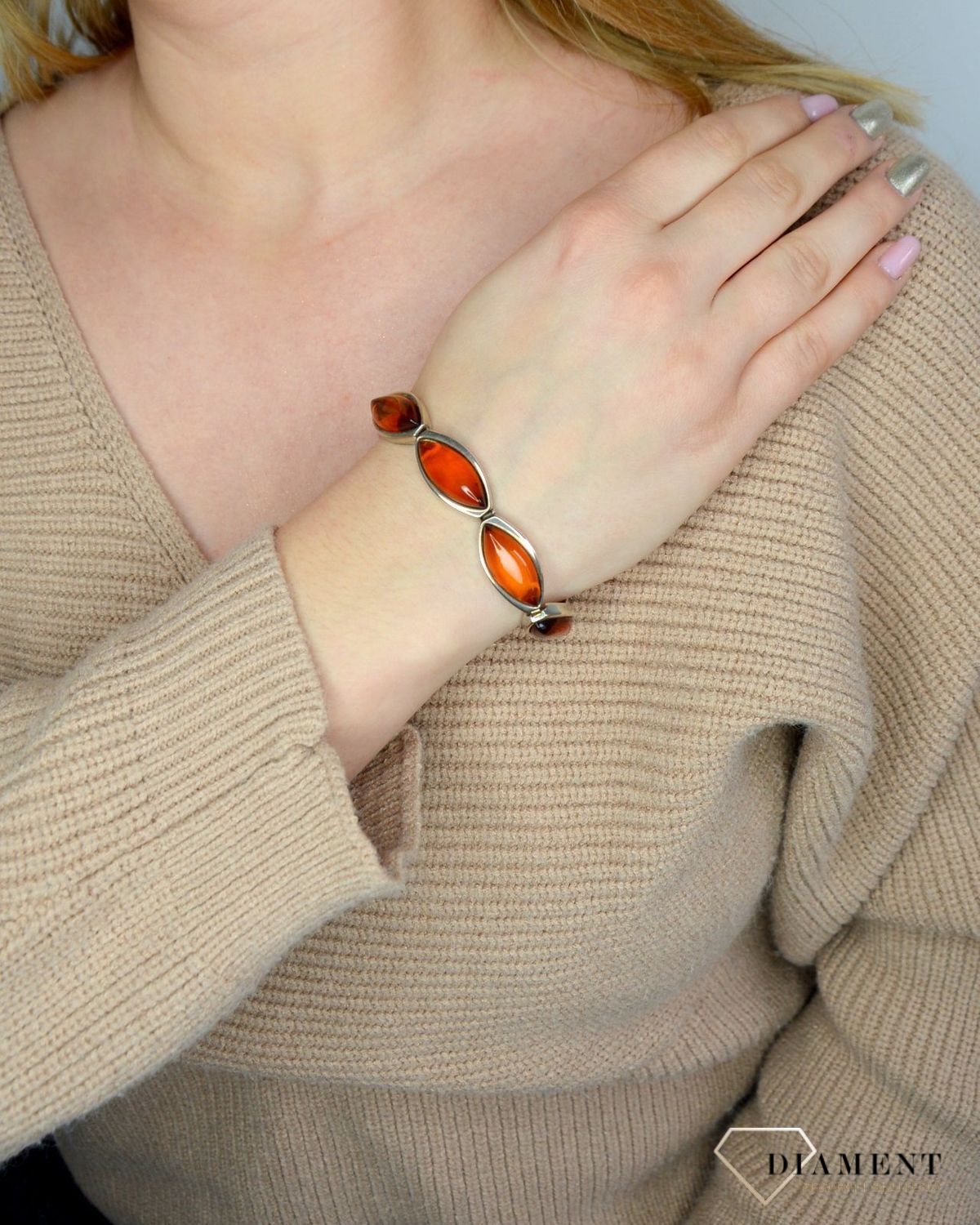 Bransoletka srebrna z bursztynem w kolorze brązu DIA-BRA-2477-bursztyn.jpg