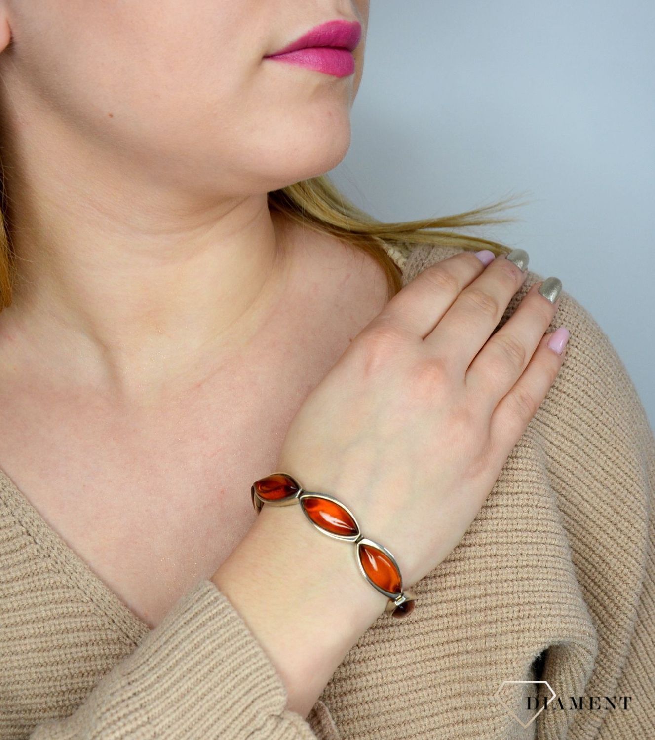 Bransoletka srebrna z bursztynem w kolorze brązu DIA-BRA-2477-bursztyn.jpg