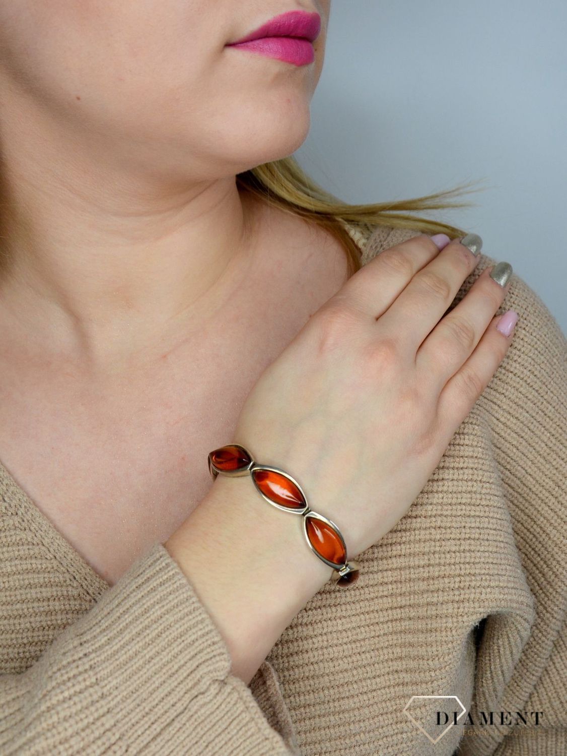 Bransoletka srebrna z bursztynem w kolorze brązu DIA-BRA-2477-bursztyn.jpg