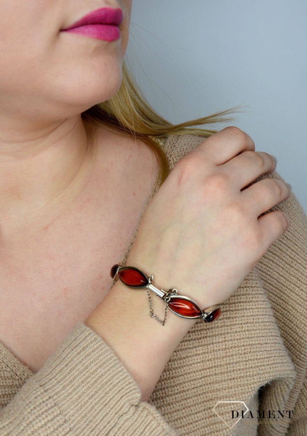 Bransoletka srebrna z bursztynem w kolorze brązu DIA-BRA-2477-bursztyn.jpg