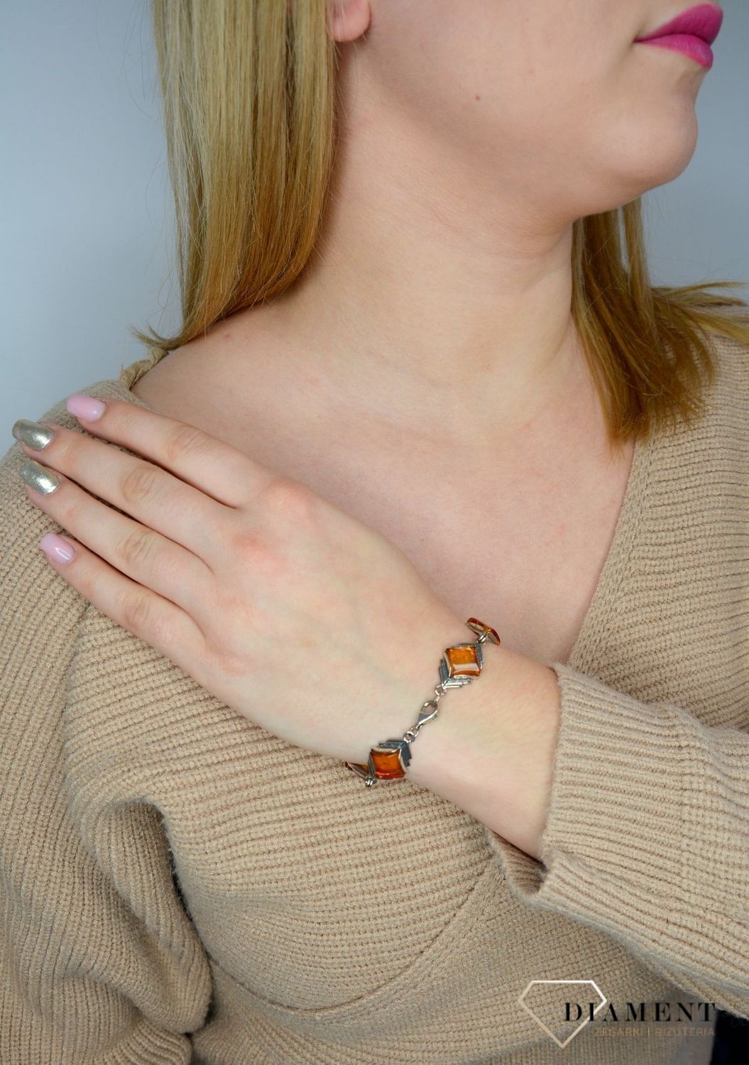 Bransoletka srebrna z bursztynem w kolorze jasnego brązu DIA-BRA-2478-bursztyn.jpg
