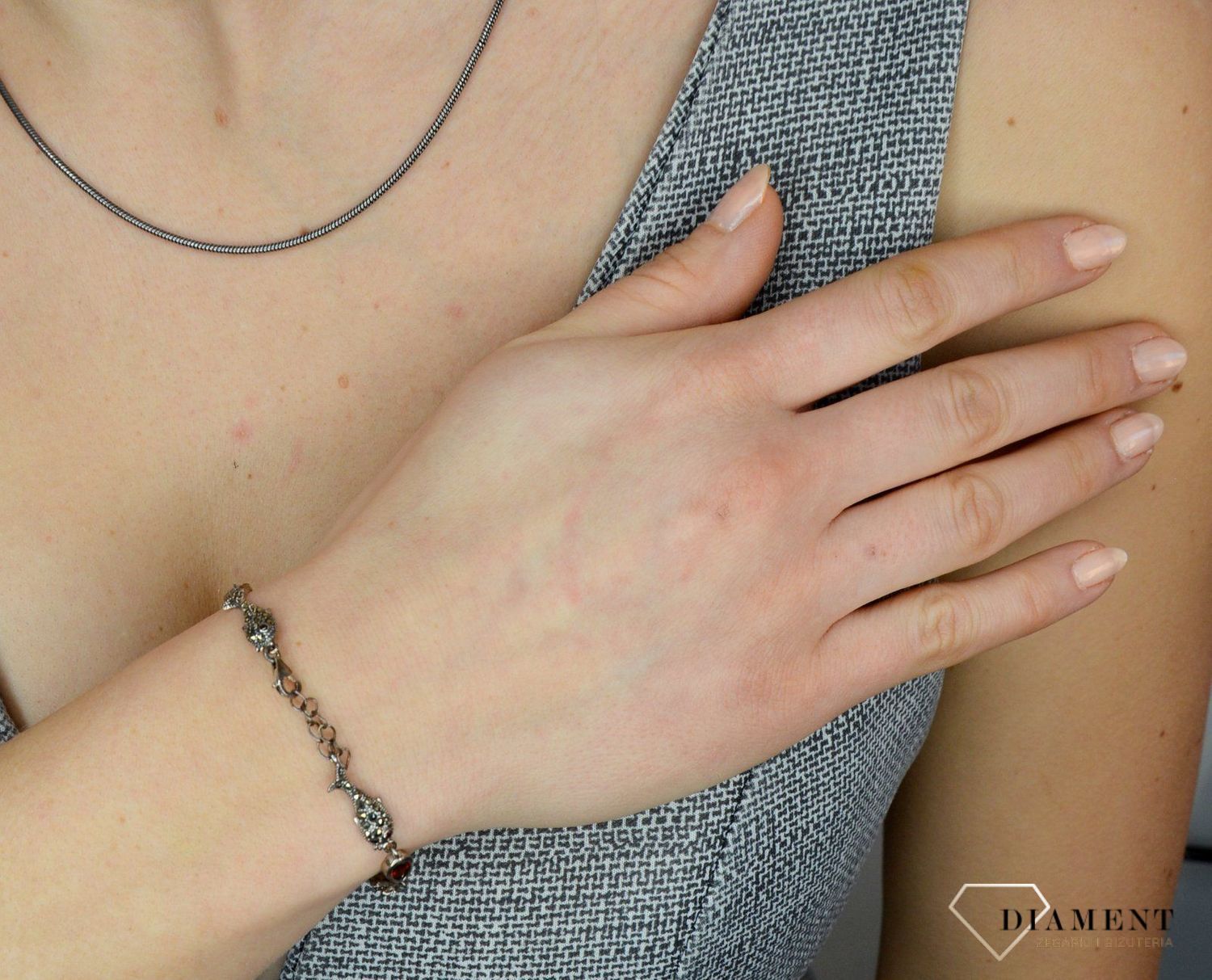 Bransoletka srebrna z markazytami w kształcie rybki DIA-BRA-2512-925  to piękna bransoletka wykonana w wysokiej próbie srebra 925..jpg