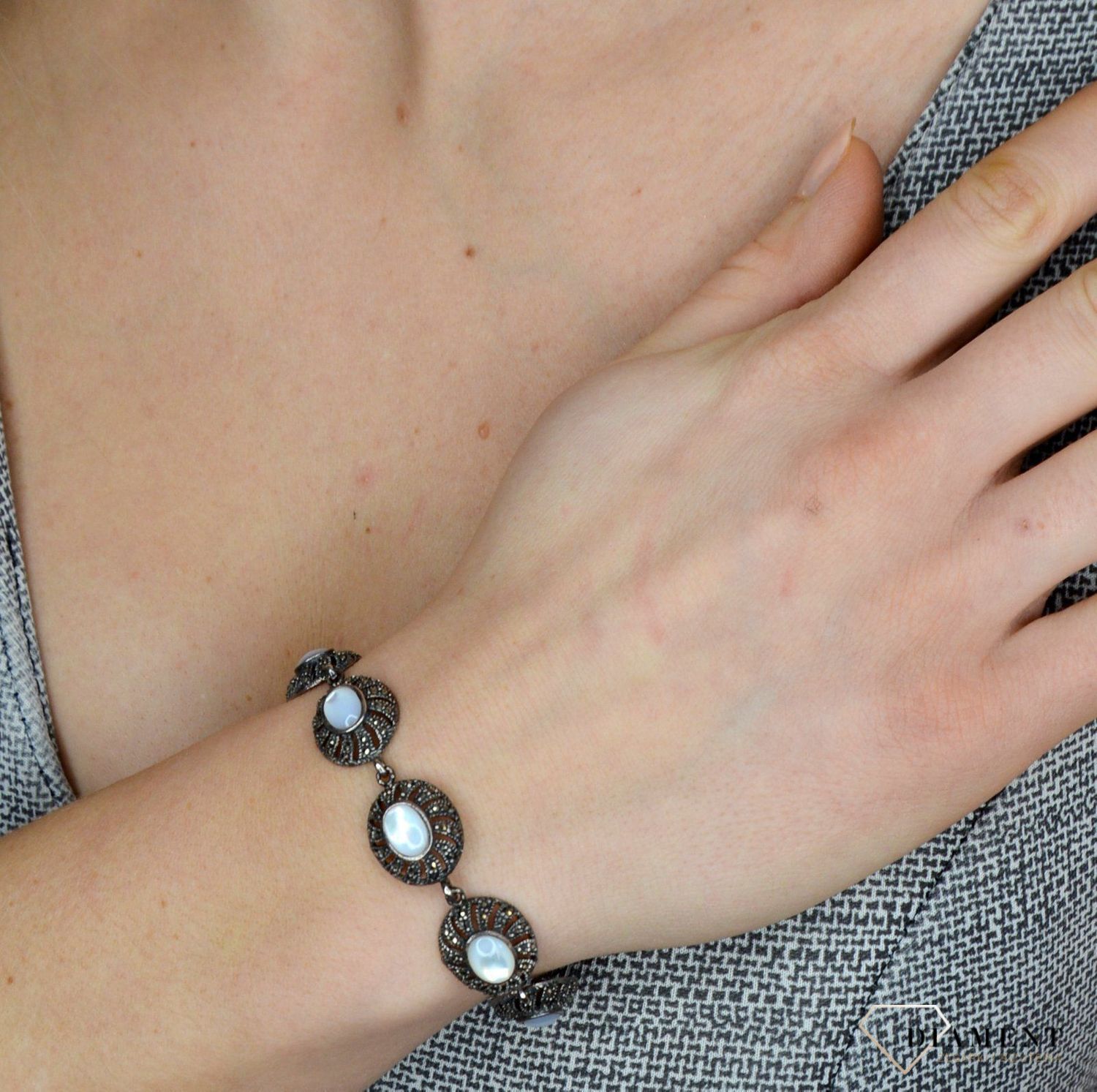 Bransoletka srebrna z markazytami i masą perłową DIA-BRA-2513-92511.jpg